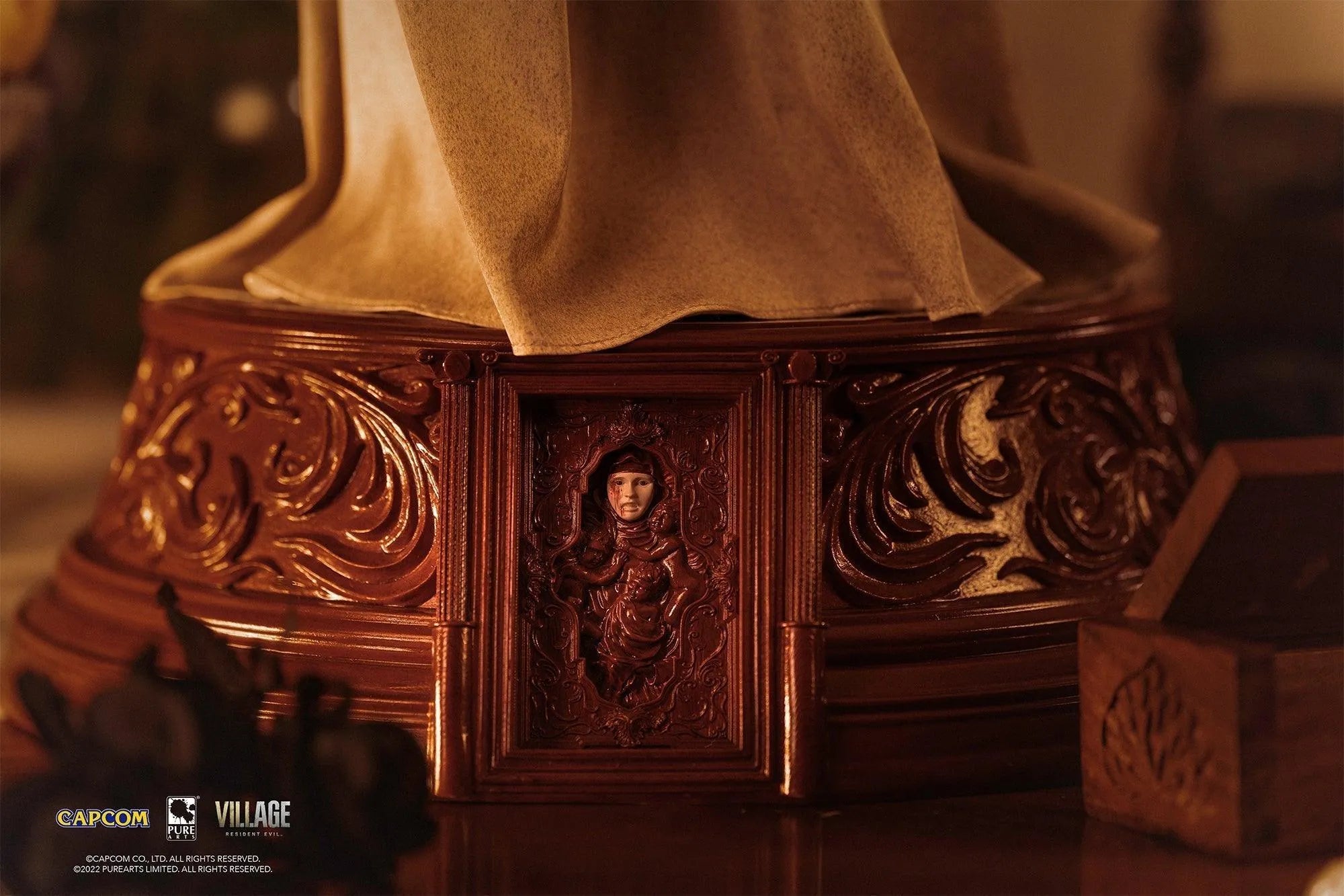 PURPA005RE Resident Evil - Lady Dimitrescu 1:4 Scale Statue - Pure Arts - Titan Pop Culture