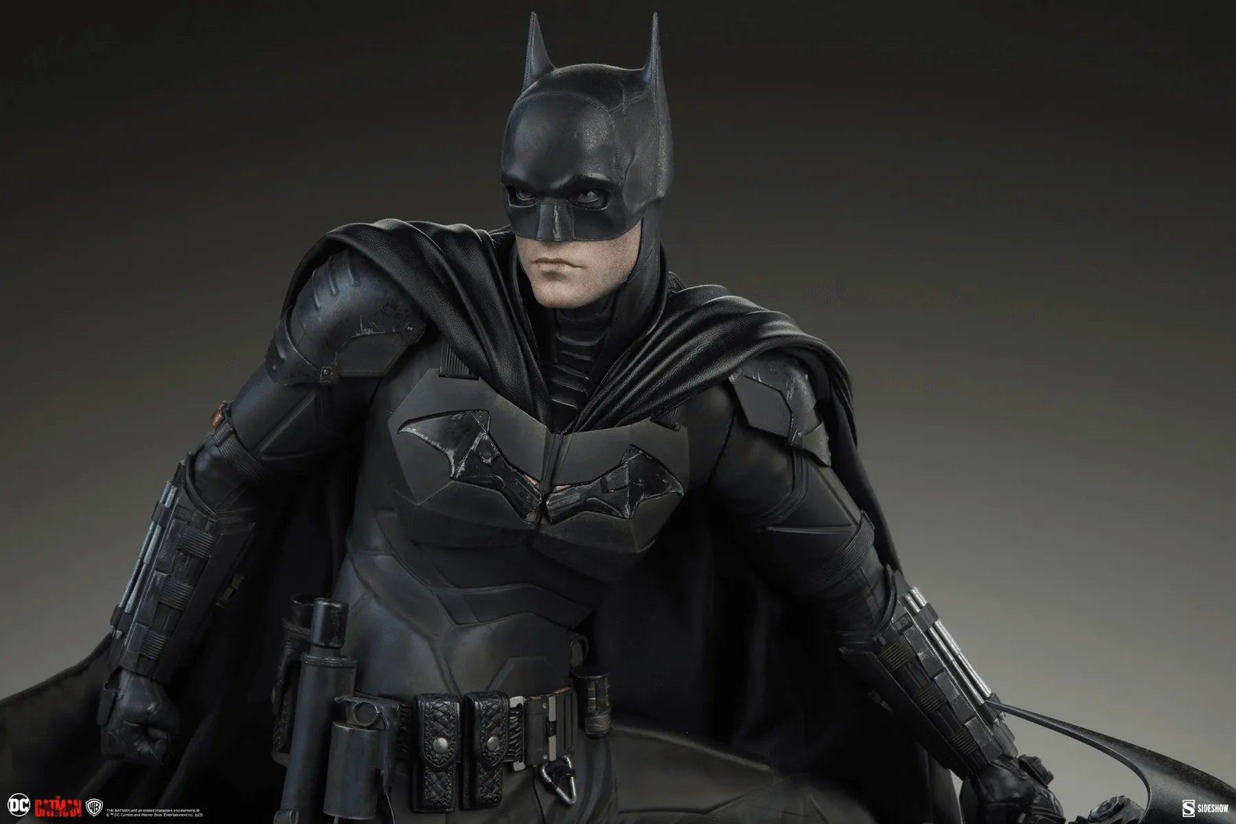 SID300819 The Batman - Batman Premium Format Statue - Sideshow Collectibles - Titan Pop Culture