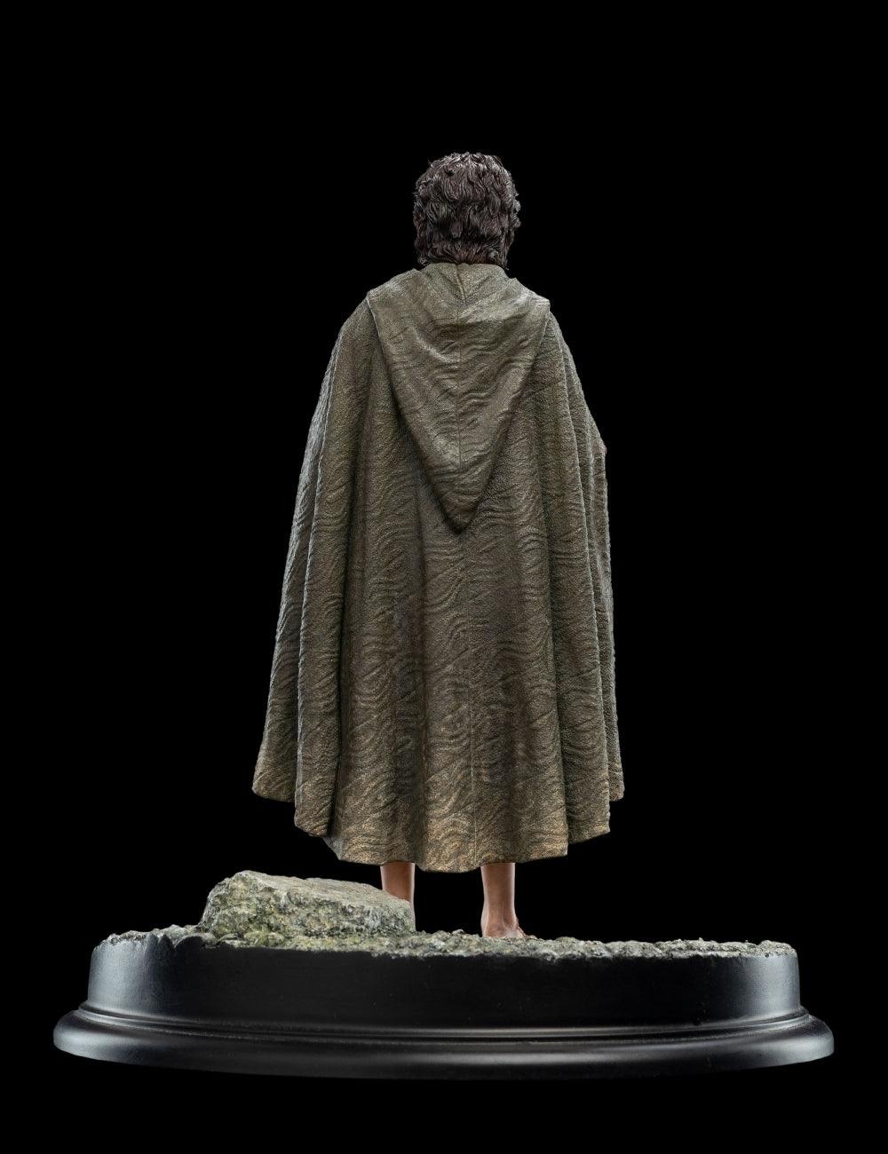 WET04156 The Lord of the Rings - Frodo Baggins, Ringbeaer Classic Series 1:6 Scale Statue - Weta Workshop - Titan Pop Culture