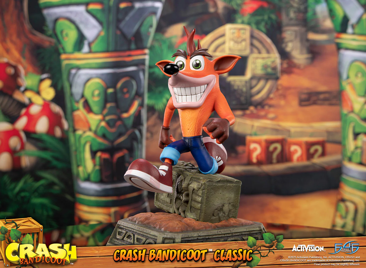 Crash Bandicoot - Crash Running Statue
