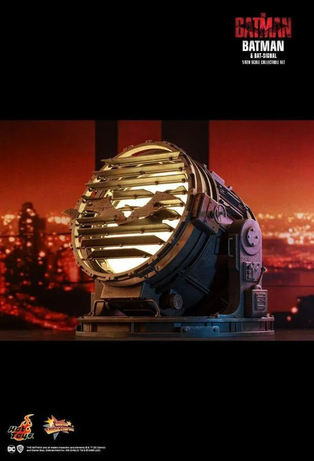 HOTMMS641 The Batman - Batman and Bat-Signal 1:6 Scale Action Figure Set - Hot Toys - Titan Pop Culture