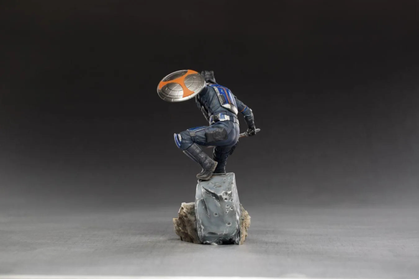 IRO28013 Black Widow - Taskmaster 1:10 Scale Statue - Iron Studios - Titan Pop Culture