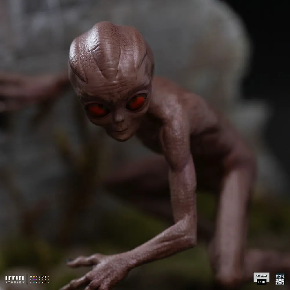 IRO59358 I Want To Believe - Et Varginha 1:10 Scale Statue - Iron Studios - Titan Pop Culture