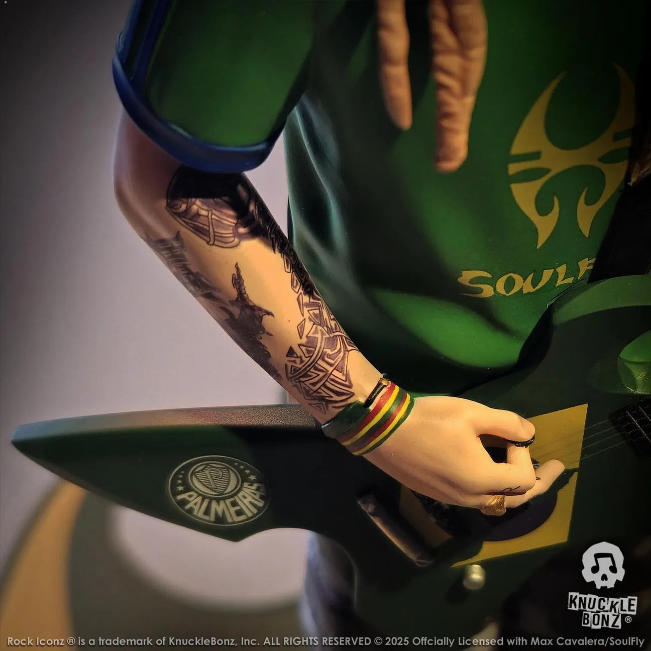 KNUMCAV100 Soulfly - Max Cavalera Rock Iconz Statue - KnuckleBonz - Titan Pop Culture