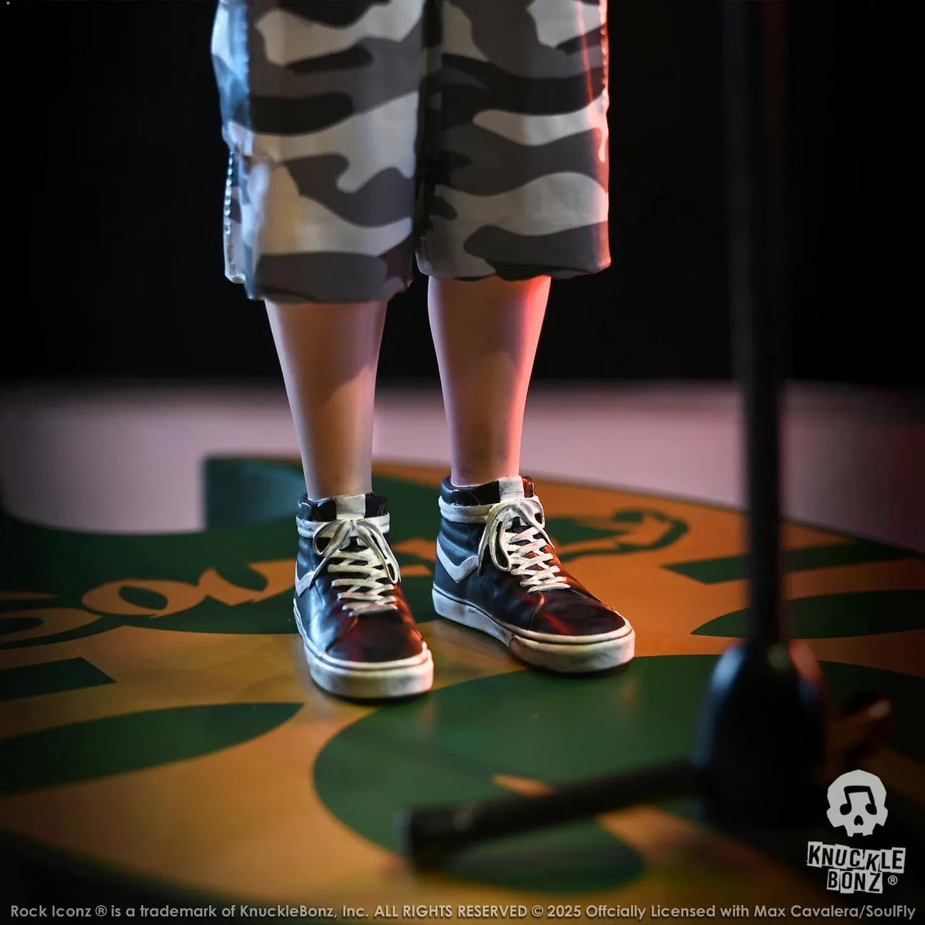 KNUMCAV100 Soulfly - Max Cavalera Rock Iconz Statue - KnuckleBonz - Titan Pop Culture