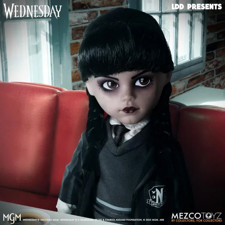 LDD presenta: Muñeca de 25 cm con uniforme de la Academia Nevermore de Wednesday