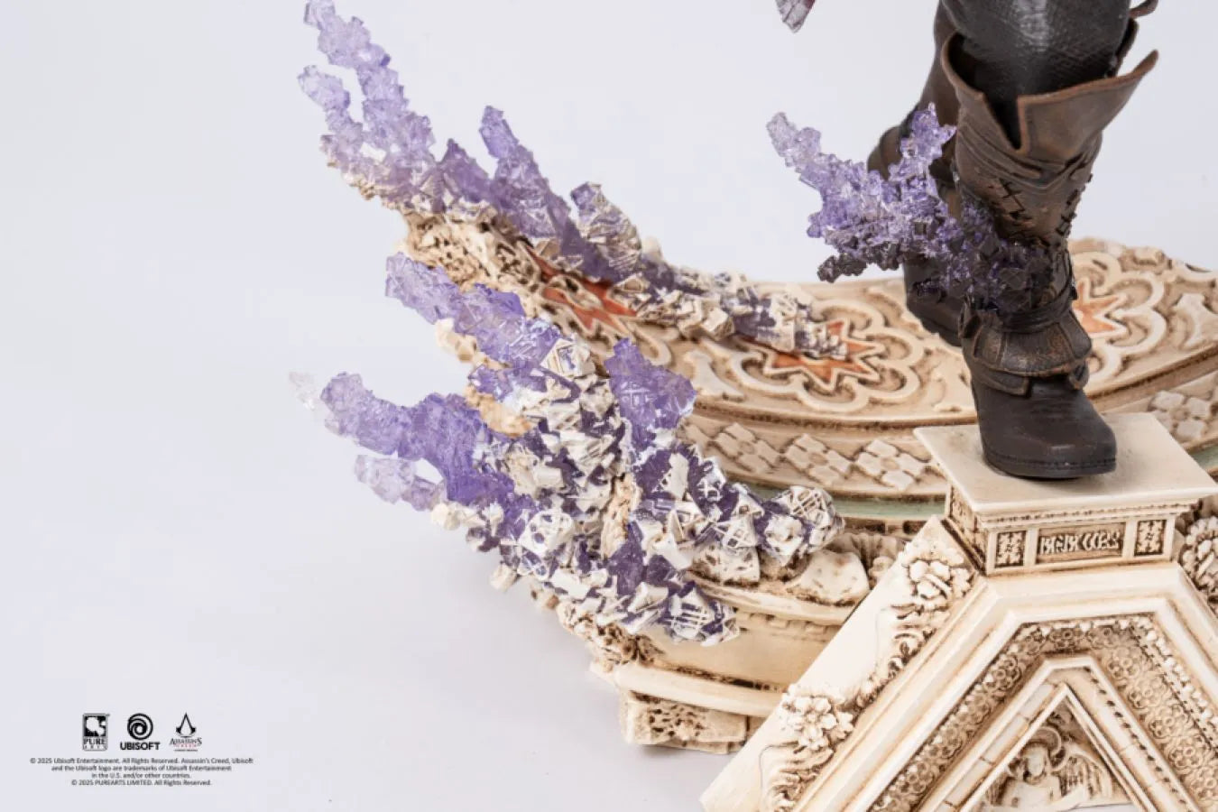 PURPA048AC Assassin's Creed : Animus - Ezio 1:8 Scale Statue - Pure Arts - Titan Pop Culture