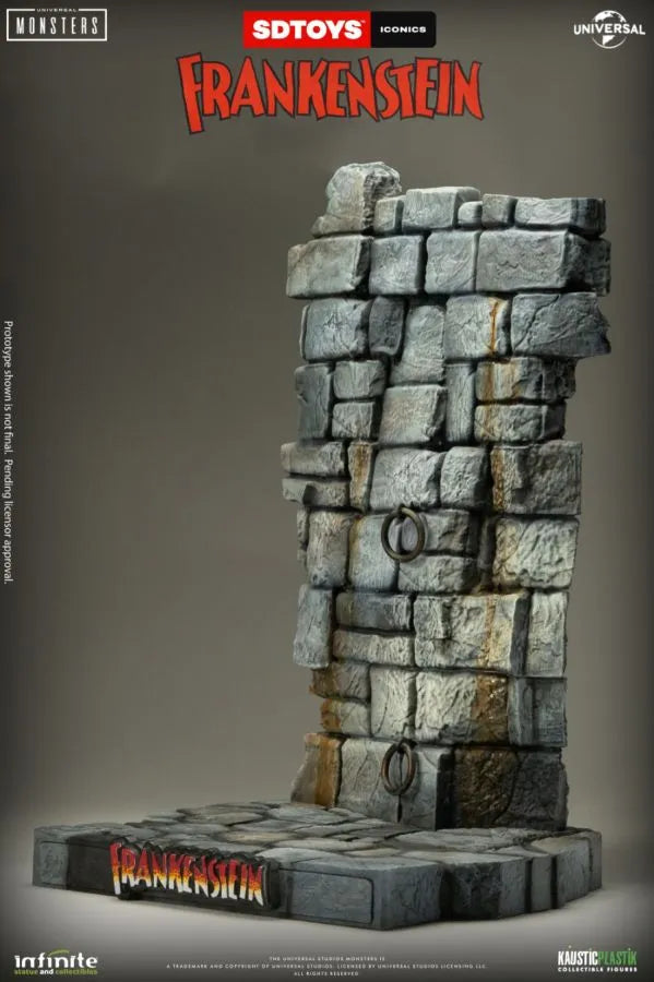 SDTUNI26954 Universal Monsters - Frankenstein's Castle Wall 1:6 Scale Diorama - SD Toys - Titan Pop Culture