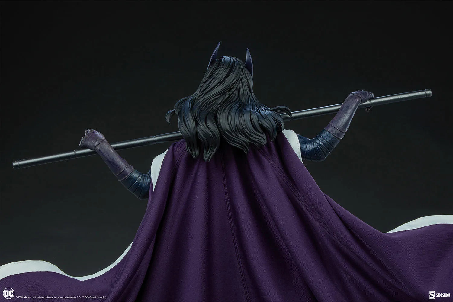 SID300780 DC Comics - Huntress Premium Format Statue - Sideshow Collectibles - Titan Pop Culture