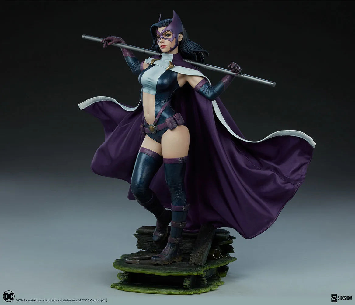 SID300780 DC Comics - Huntress Premium Format Statue - Sideshow Collectibles - Titan Pop Culture