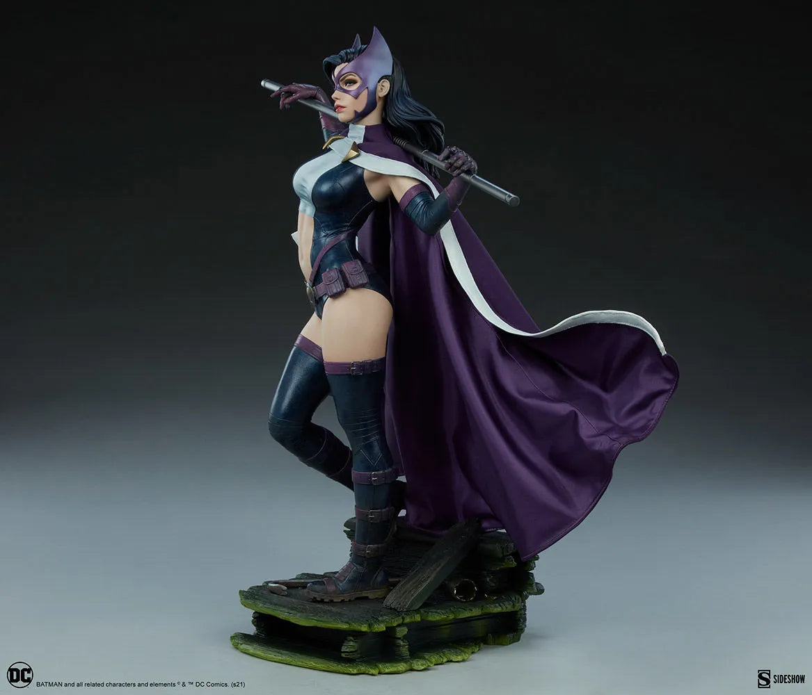 SID300780 DC Comics - Huntress Premium Format Statue - Sideshow Collectibles - Titan Pop Culture