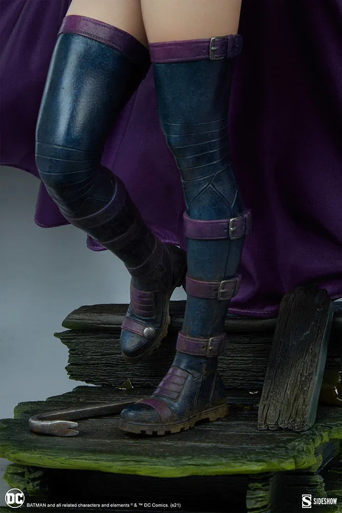 SID300780 DC Comics - Huntress Premium Format Statue - Sideshow Collectibles - Titan Pop Culture