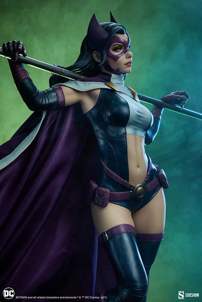 SID300780 DC Comics - Huntress Premium Format Statue - Sideshow Collectibles - Titan Pop Culture