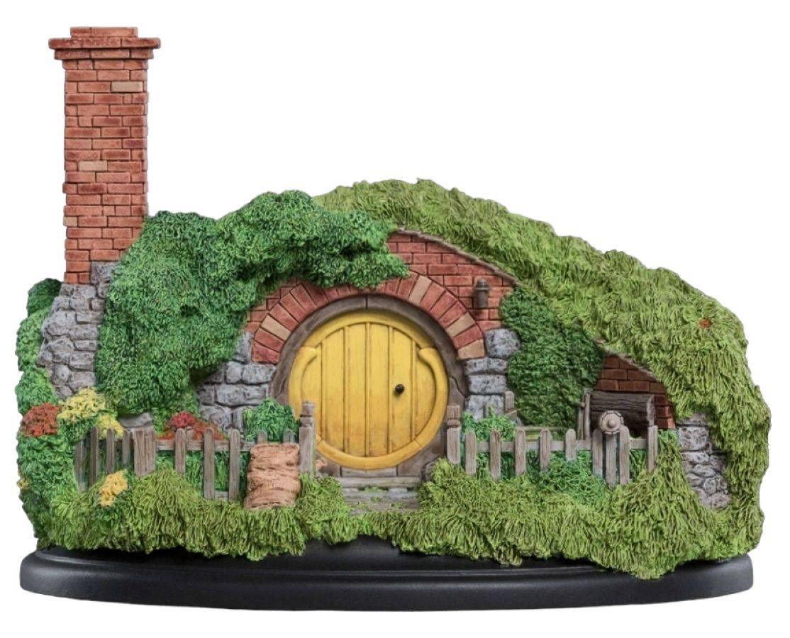 WET02045 The Hobbit - #16 Hill Lane Hobbit Hole Diorama - Weta Workshop - Titan Pop Culture
