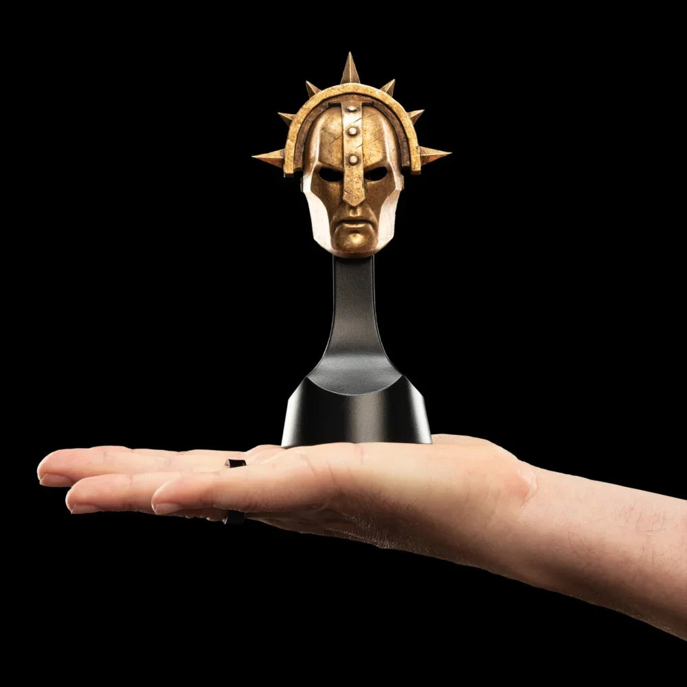 Warhammer: Age of Sigmar - Stormcast Eternal Liberator Replica Helmet