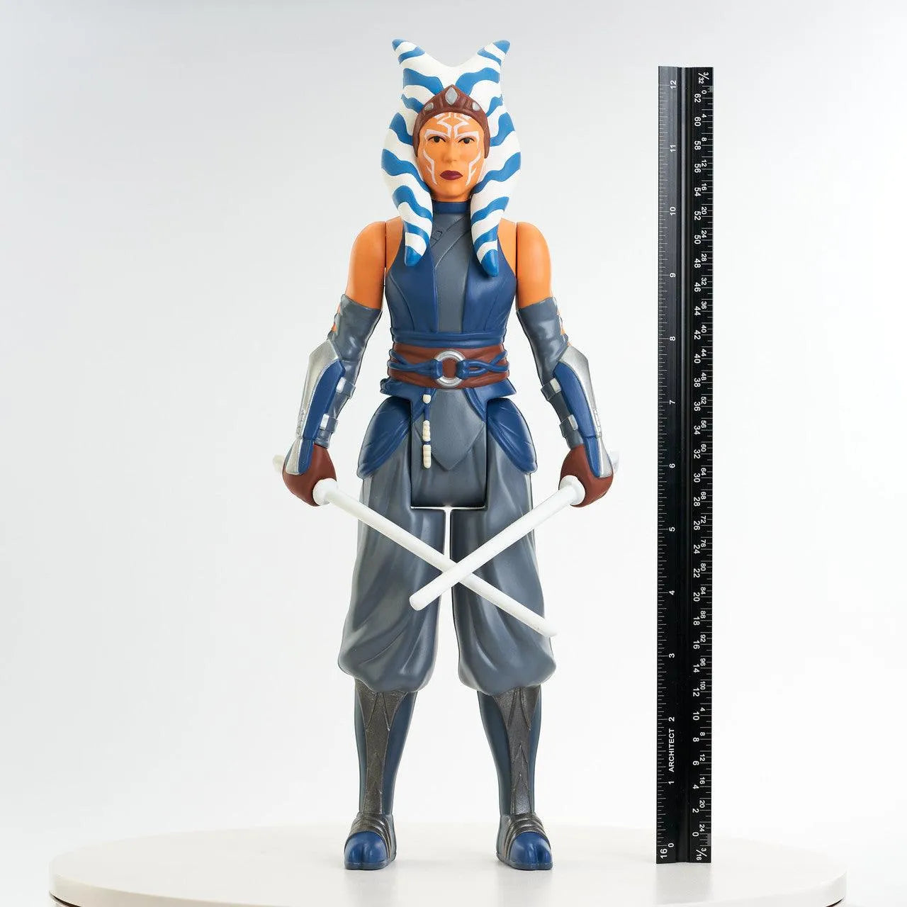 DSTNOV222333 Star Wars: The Mandalorian - Ahsoka Tano Jumbo Figure - Diamond Select Toys - Titan Pop Culture