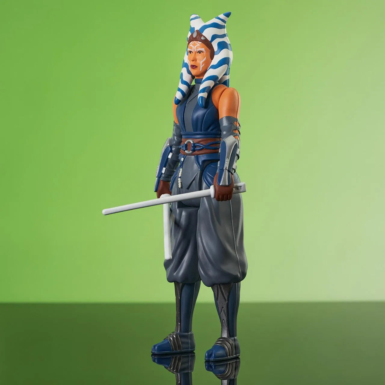 DSTNOV222333 Star Wars: The Mandalorian - Ahsoka Tano Jumbo Figure - Diamond Select Toys - Titan Pop Culture