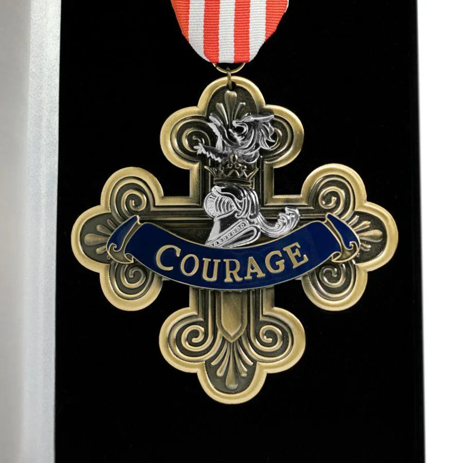 IKO1739 Wizard of Oz - Courage Medal Limited Edition Replica - Ikon Design Studio - Titan Pop Culture