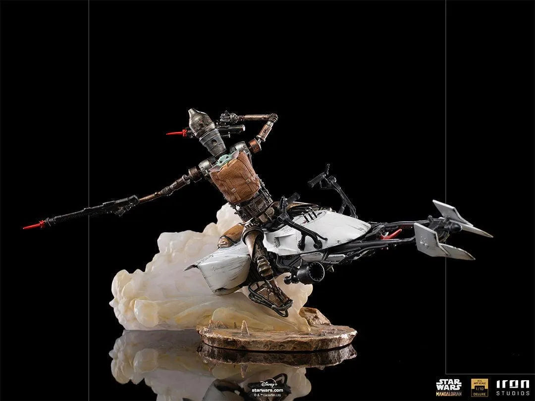 IRO28235 Star Wars: Mandalorian - IG-11 & Child Deluxe 1:10 Scale Statue - Dark Horse Comics - Titan Pop Culture