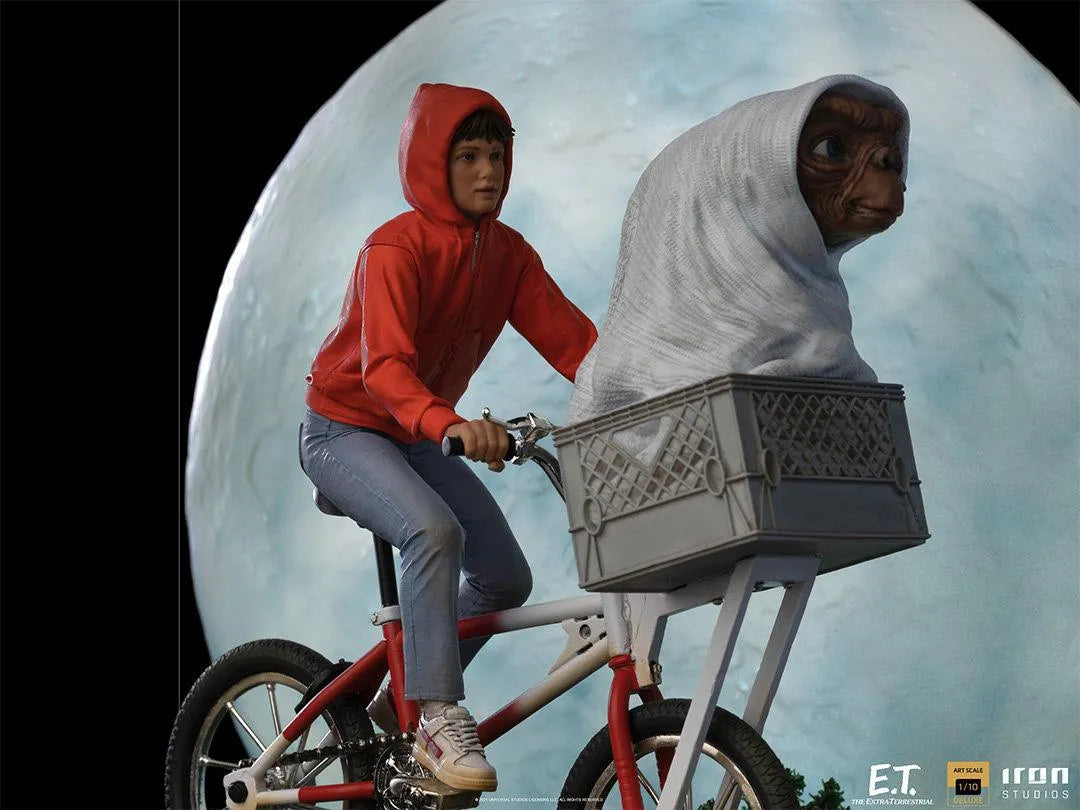 IRO28273 E.T. the Extra-Terrestrial - E.T. & Elliot Deluxe 1:10 Scale Statue - Iron Studios - Titan Pop Culture