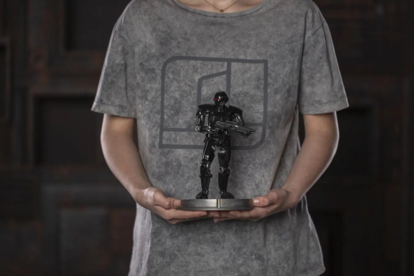 IRO28389 Star Wars: The Mandalorian - Dark Trooper 1:10 Scale Statue - Iron Studios - Titan Pop Culture