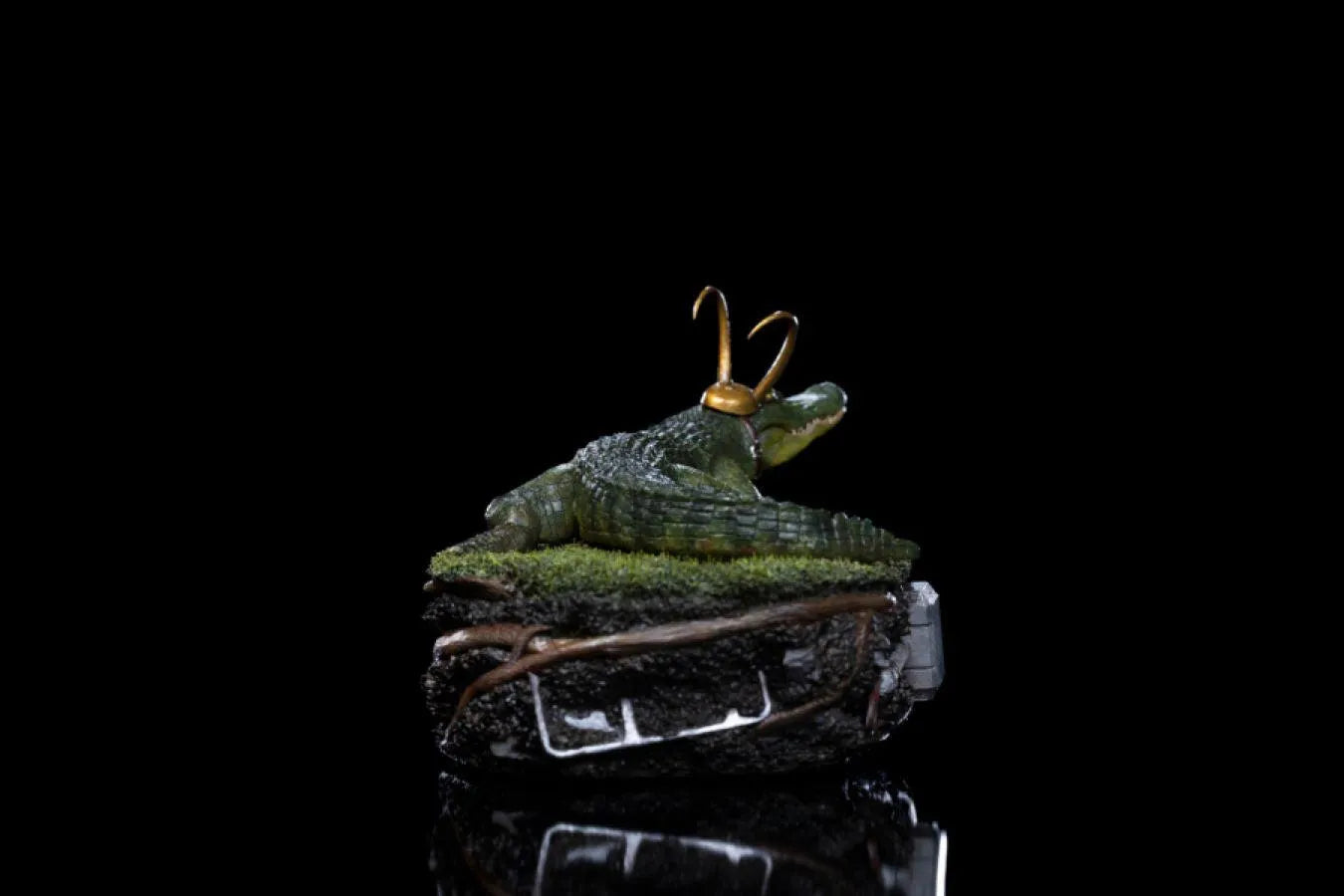 IRO29256 Loki (TV) - Alligator Loki 1:10 Scale Statue - Iron Studios - Titan Pop Culture