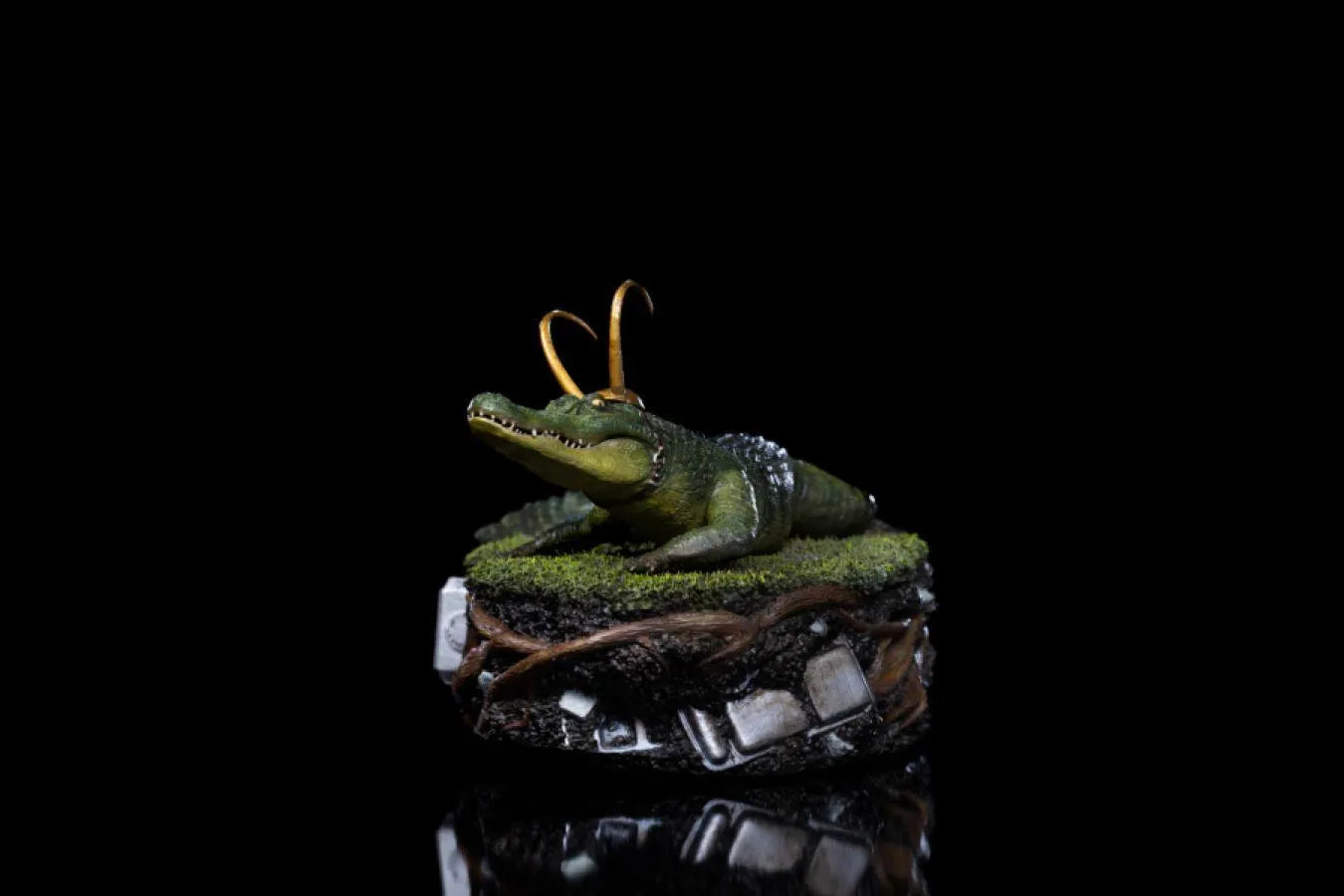 IRO29256 Loki (TV) - Alligator Loki 1:10 Scale Statue - Iron Studios - Titan Pop Culture