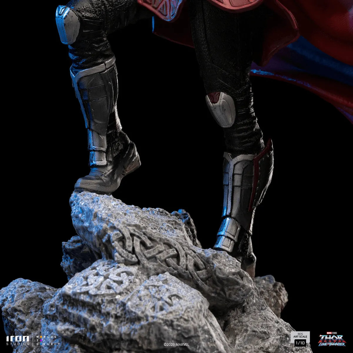 IRO51260 Thor 4: Love and Thunder - Mighty Thor (Jane Foster) 1:10 Scale Statue - Iron Studios - Titan Pop Culture