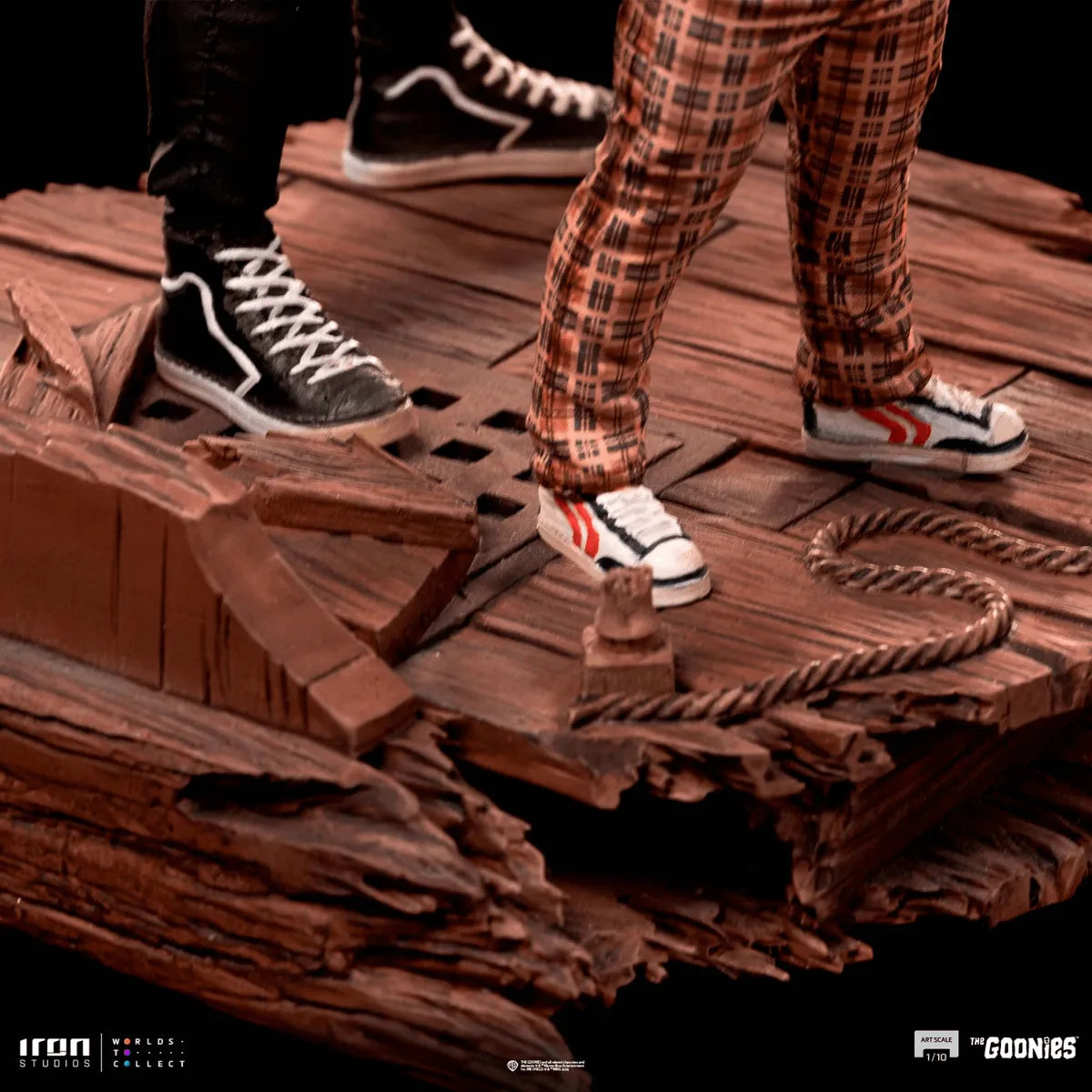 IRO52762 The Goonies - Sloth & Chunk 1:10 Scale Statue - Iron Studios - Titan Pop Culture