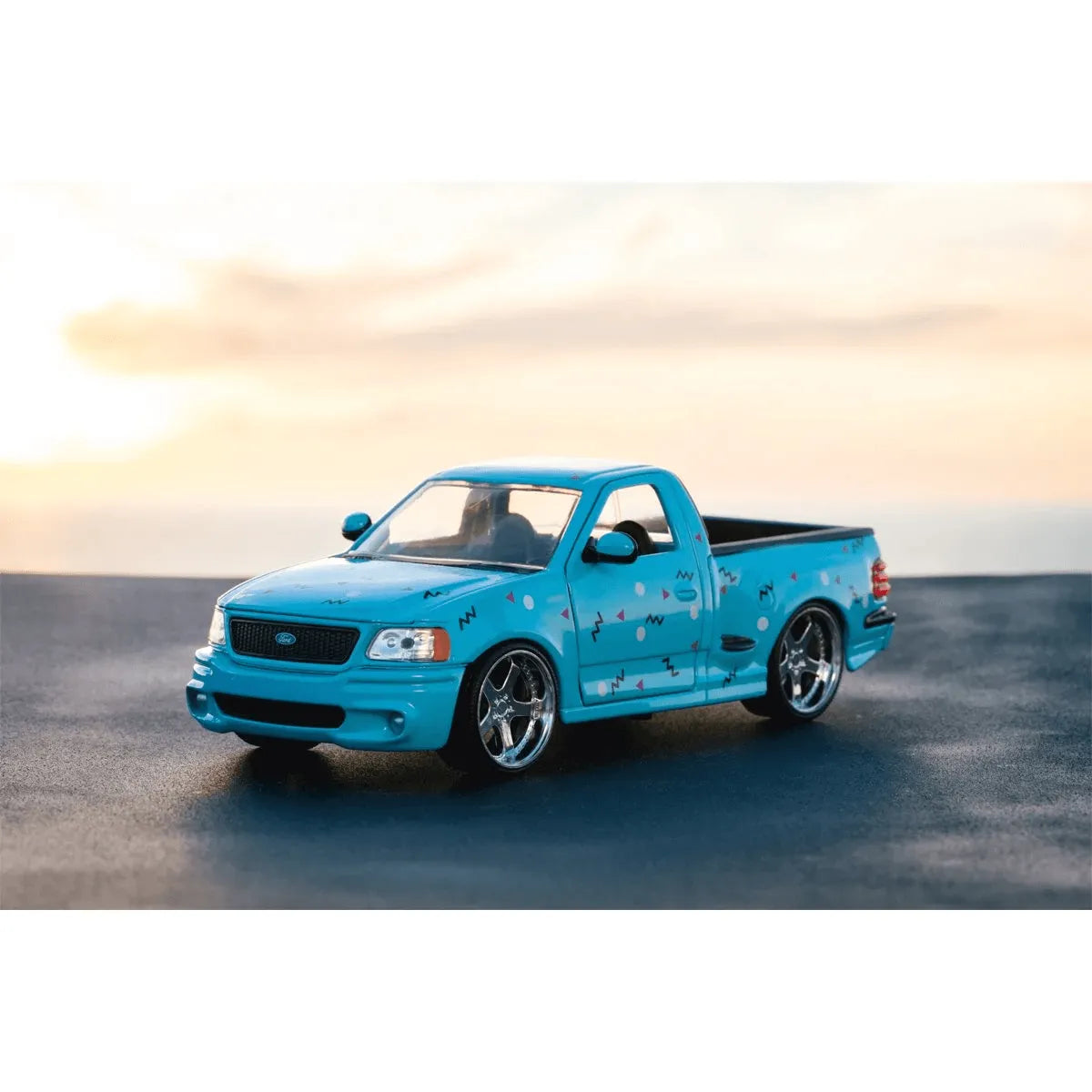 JAD31378 I Love The - 90's 1999 Ford F150 SVT 1:24 Scale - Jada Toys - Titan Pop Culture